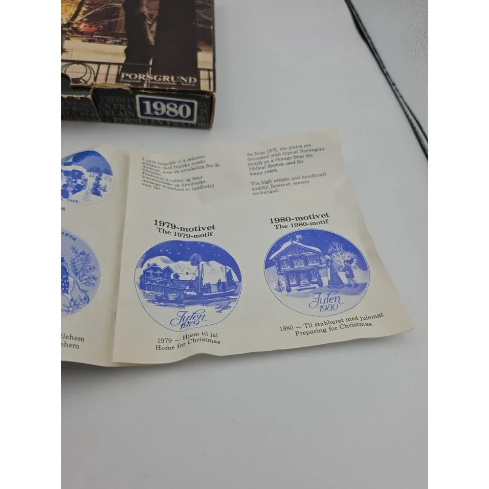 Porsgrund Norway Julen 1980 Christmas Plate Blue White w/ Original Box & Booklet